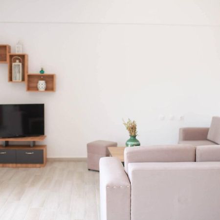 Mihalis Apartments Химар Екстериор снимка