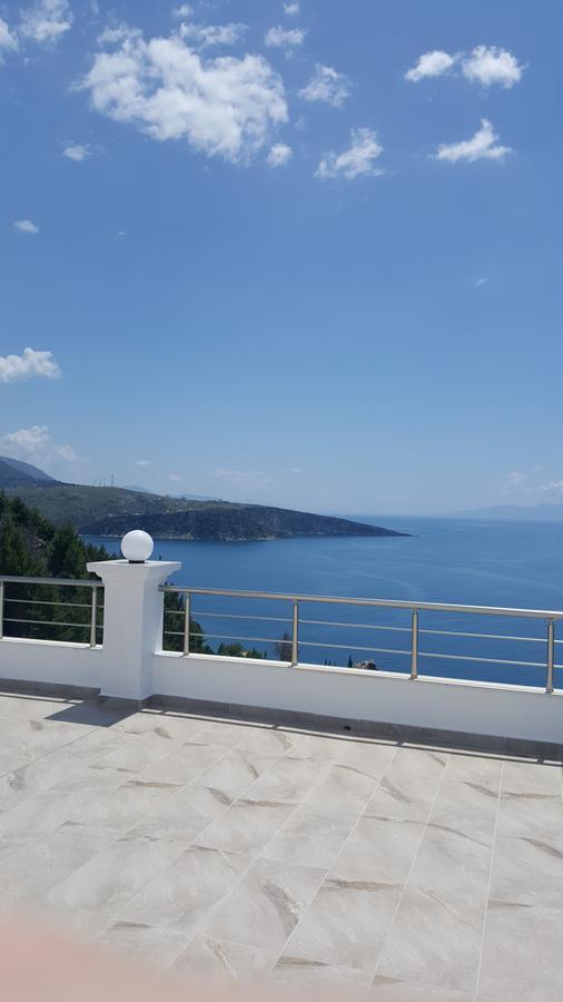 Mihalis Apartments Химар Екстериор снимка