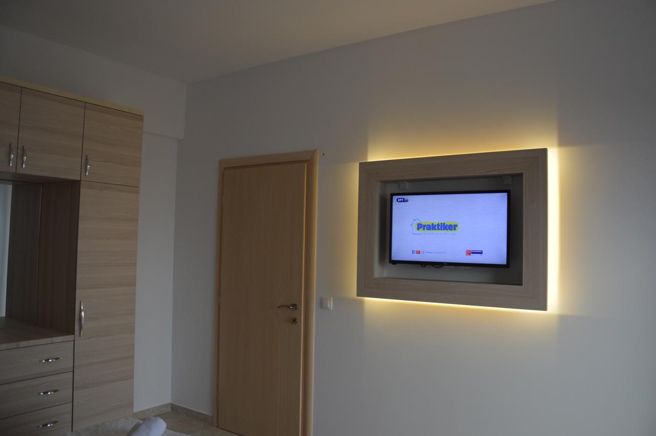 Mihalis Apartments Химар Екстериор снимка