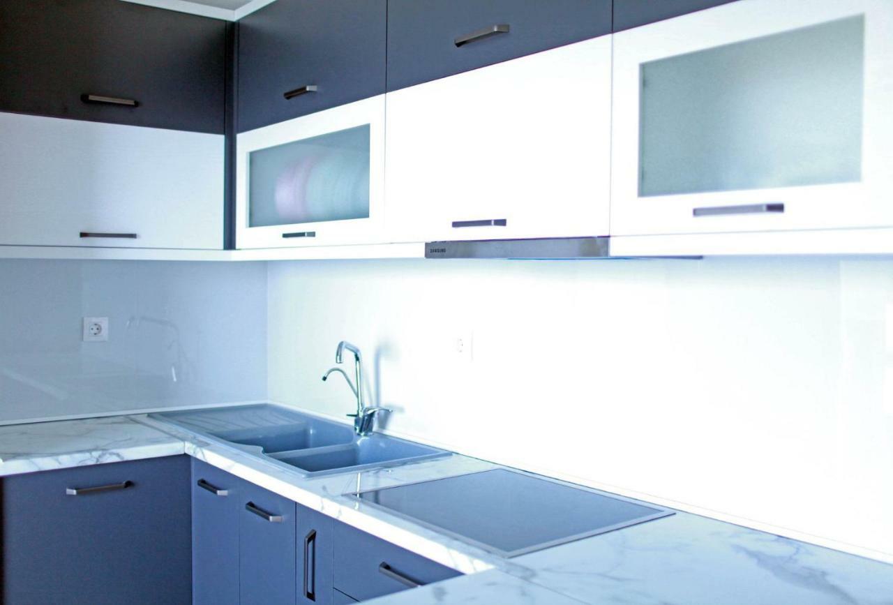 Mihalis Apartments Химар Екстериор снимка